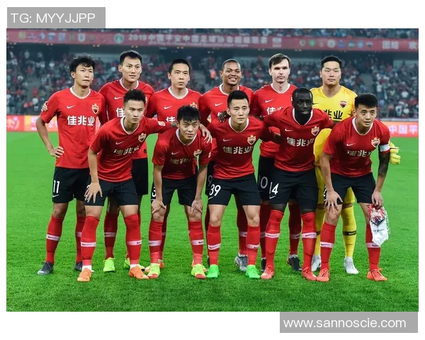 足球专题：聚焦深圳足球队的耐力