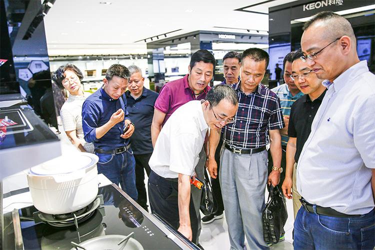 浙大校友企业家齐聚科恩电器，共话绍兴智能科技新篇章